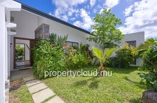 A vendre magnifique villa dans une residence accessible aux etrangers à Grand Baie, La Salette.