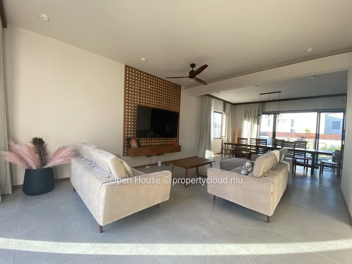 For rent - New fully furnished villa - 4 en-suite bedrooms - swimming pool - garage - near the sea - Trou aux Biches