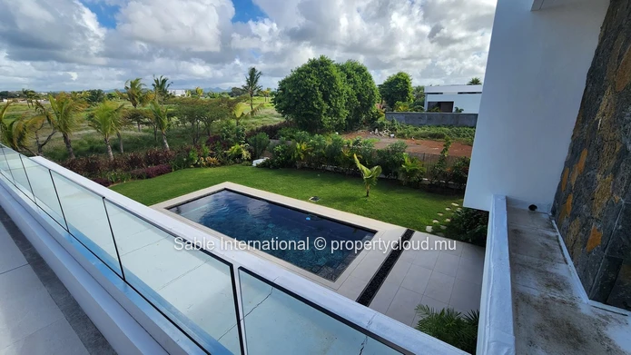 Villa de luxe avec piscine privée à Roches Noires! Entièrement meublée.
