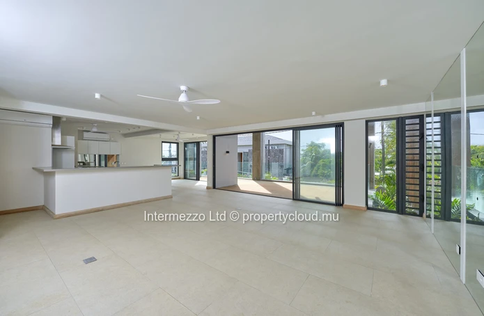 4-Bed duplex apartment Coin de Mire View | Iconic Architecture · 1.5M
