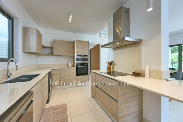 Luxury Apartment with Pool in Péreybère, Grand Baie - Fully Furnished and Close to Amenities - Only 550K€