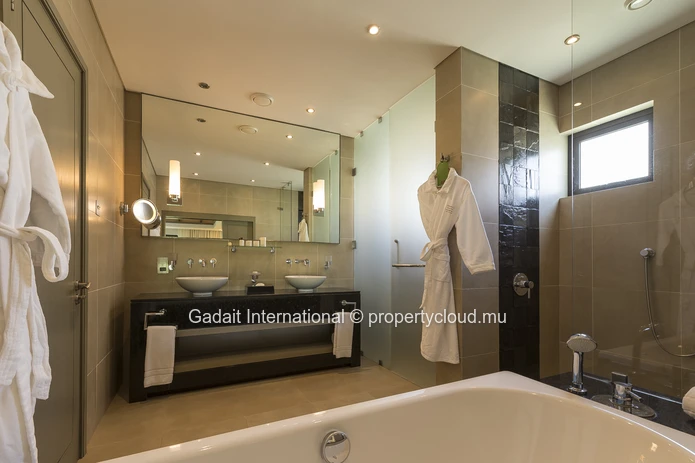 Location de prestige : Appartement 2+1 chambres avec piscine privée & vue golf | Anahita Golf & Spa Resort Beau Champ
