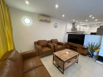 5 Bedroom Townhouse, Duplex