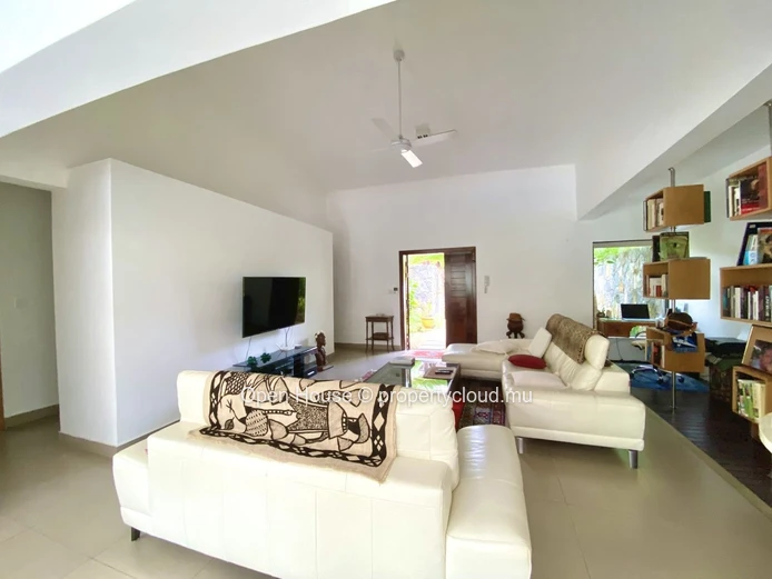 Modern villa in Grand Baie