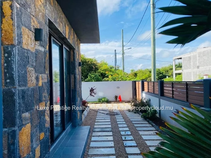 3-Bedroom First Floor Apartment for Rent in Bain Boeuf | Master Ensuite | Rs 40,000 per Month