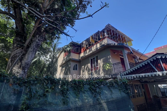 Traditional semi-furnished house with mountain views and great renovation potential!