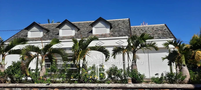 Pointe aux Cannoniers - Villa with Direct Access to the Beach - 2 Bedrooms