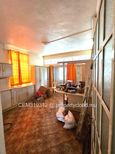 Maison 4 Chambres à Vendre – Coromandel 