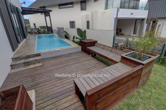 Villa moderne avec piscine et vue imprenable sur les montagnes dans une résidence sécurisée