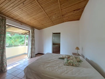 6 Bedroom House