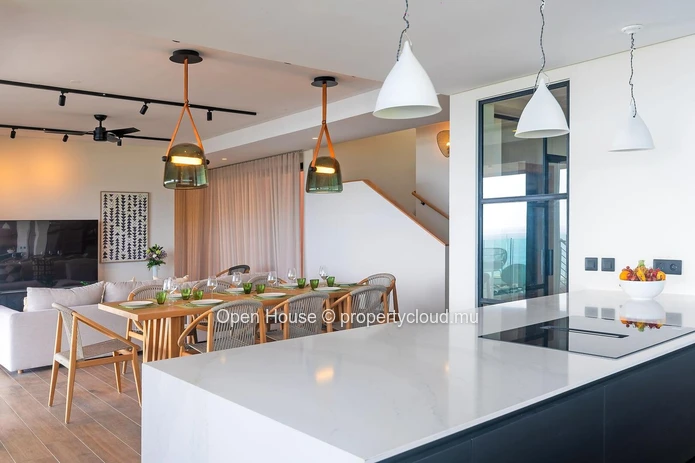 PDS villa for sale in Rivière Noire, Tamarin, 677m² living space, 1.291m² land, 5 bedrooms, private pool, web options...