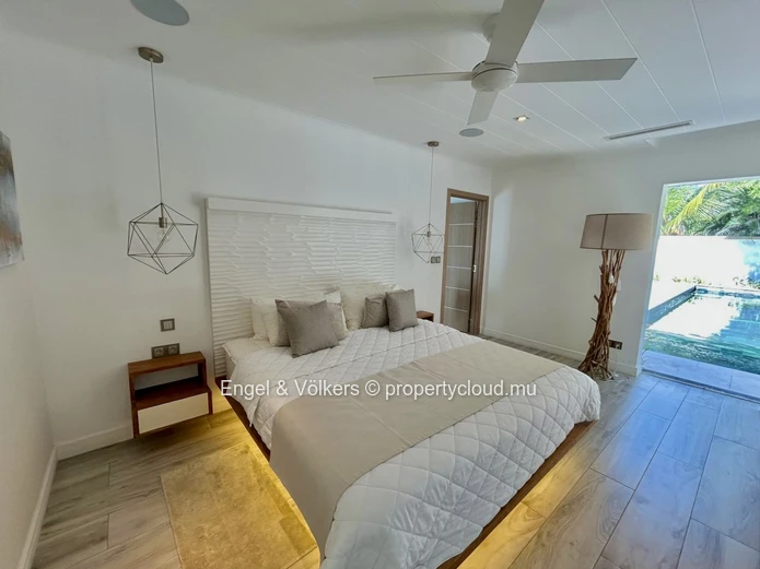 Exceptional Luxury Home for Sale – Secure Residence Near Amenities