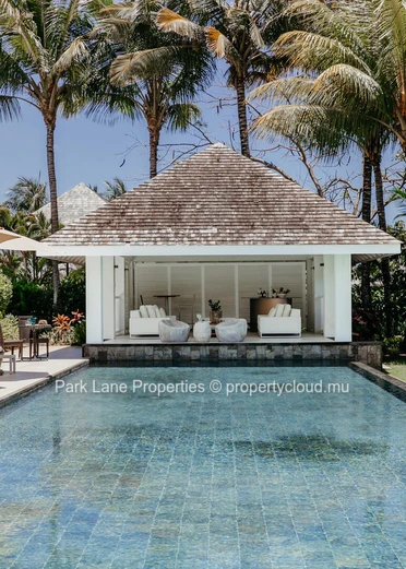 Villa de prestige avec pavillon et accès golf à Anahita – Quartier Lunea