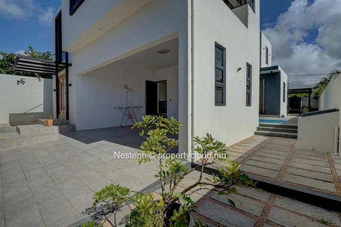 Maison moderne de 226 m² dans le Morcellement Fairview.