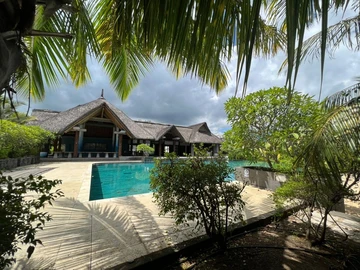 5 Bedroom Villa