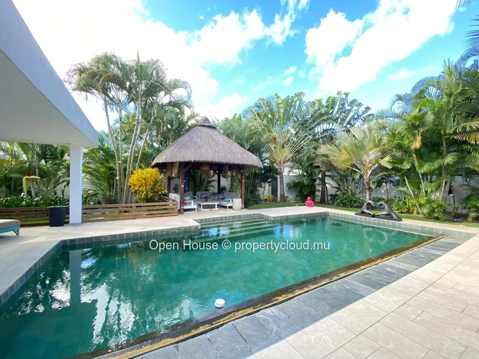 Splendid 4-bedroom en-suite villa for sale - highly sought-after estate and ideally located in Grand Baie -