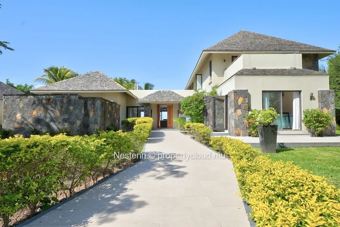 Sea View Villa – Modern Elegance with Private Pool