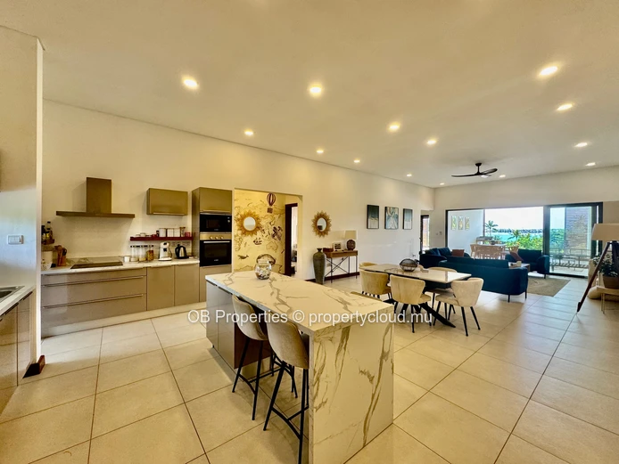 Exceptional 3-Bedroom Apartment with Sea View