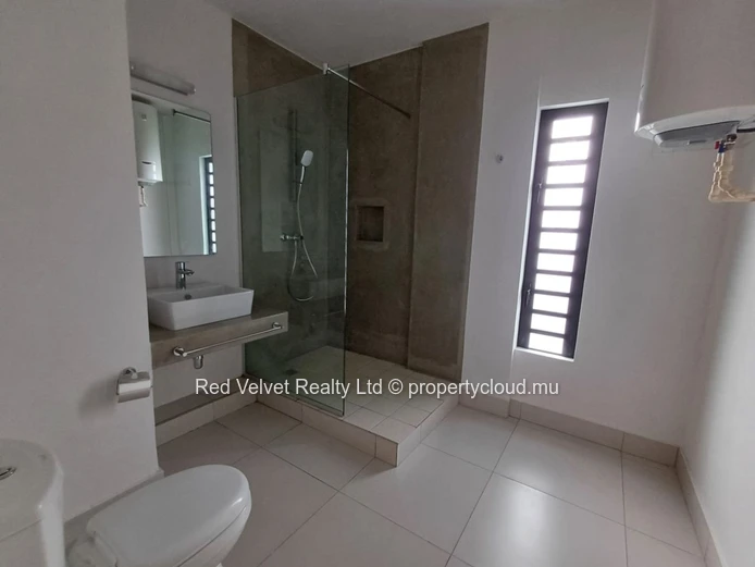 Modern 3-Bedroom Apartment for Rent in Quatre Bornes | 139 m²