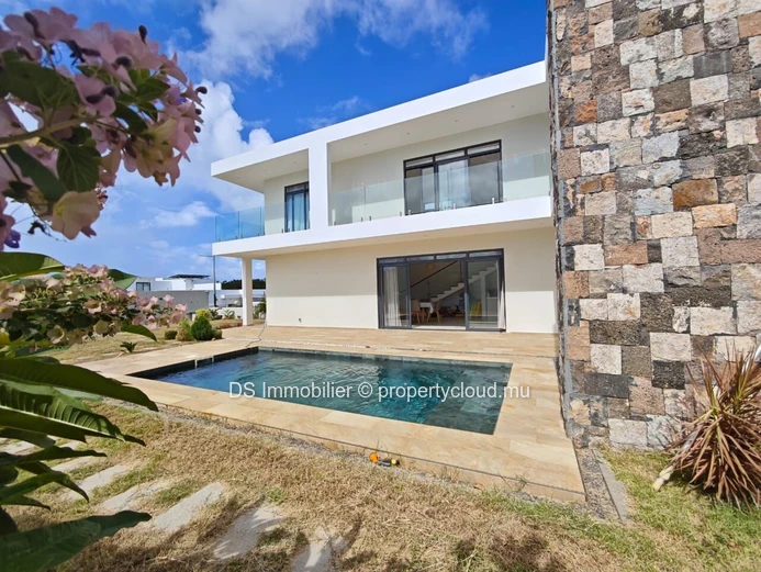 Villa Spacieuse De 5 Chambres + Bureau En Location À Grand Baie - Nord (Mandat exclusif)