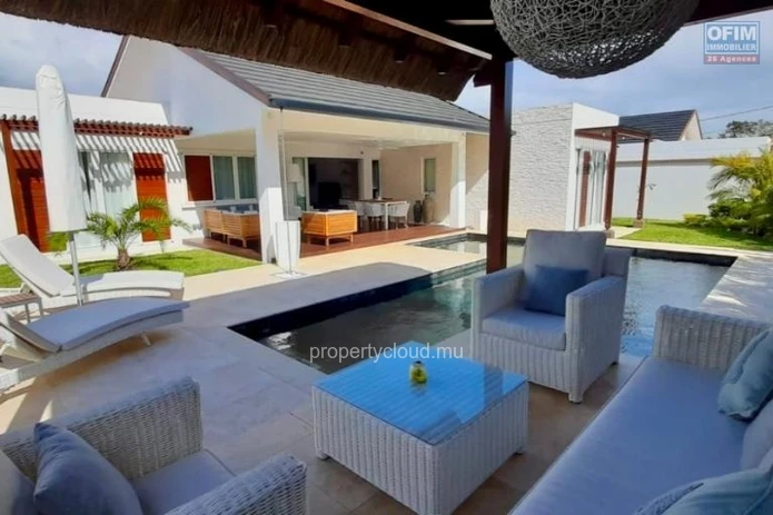 A vendre une villa accessible à l'achat aux étrangers donnant le droit au permis de résidence permanent pour toute la...