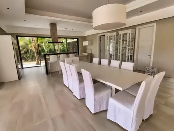 5 Bedroom Villa
