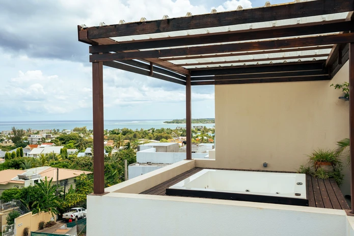 Luxury Penthouse with Stunning Sea Views in Tamarin - 160m² Living Space, Communal Pool, Rooftop Access, Fully Furnished