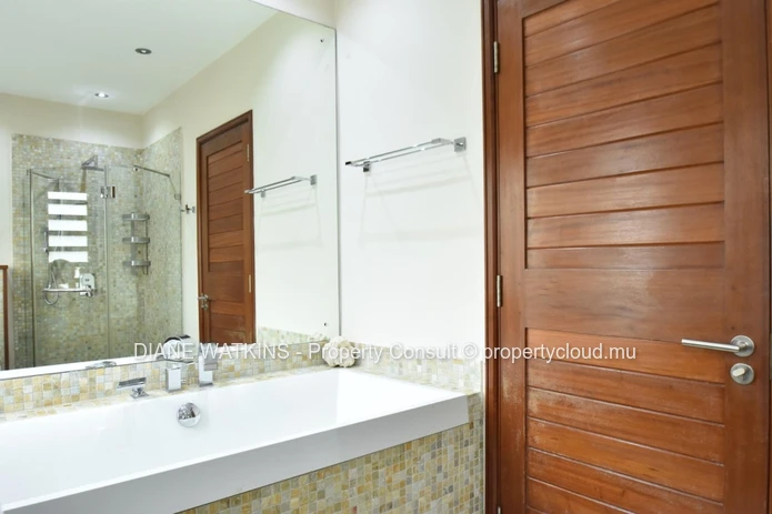 Beachfront Ground-Floor Apartment