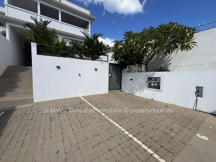 Appartement meublé 2 chambres à louer à Albion avec jardin