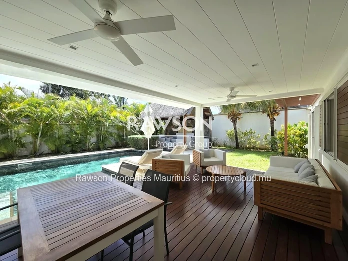Villa 3 Chambres | Piscine | Accessible Aux Étrangers | Le Clos Du Littoral | Grand Baie | 880 000 Usd
