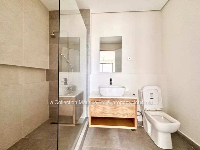 Apartment I Black River I Beachfront