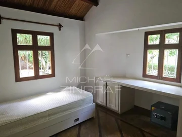 5 Bedroom Villa