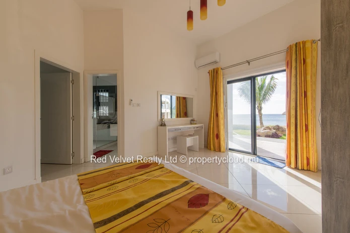 Luxury Beachfront Apartment for Rent in Flic en Flac | Ocean Views