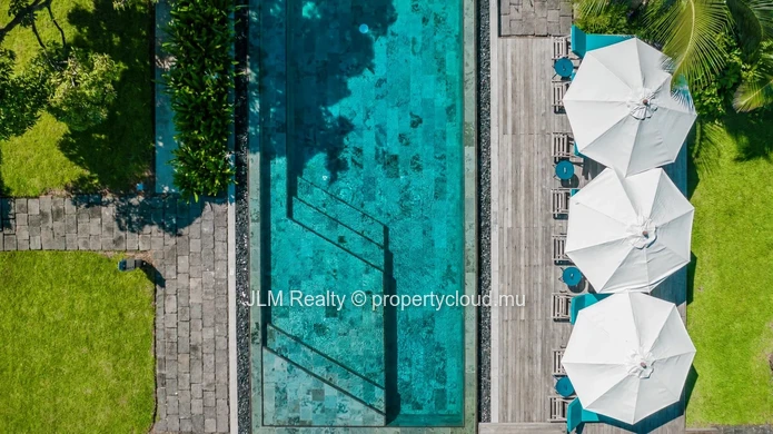 À louer – Appartement 3 chambres en suite en bord de rivière à Rivière Noire, Île Maurice