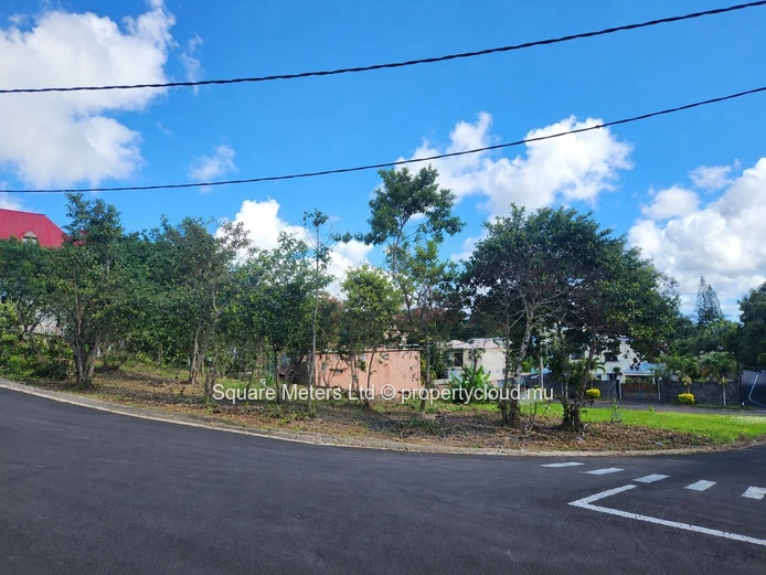 Terrain résidentiel de 837 m² à vendre à La Réunion (Mandat exclusif)