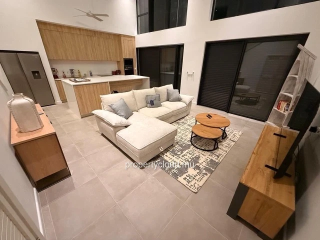 For sale: 3-bedroom duplex apartment with en suite rooms, ground floor, furnished, accessible to foreigners in Pointe...