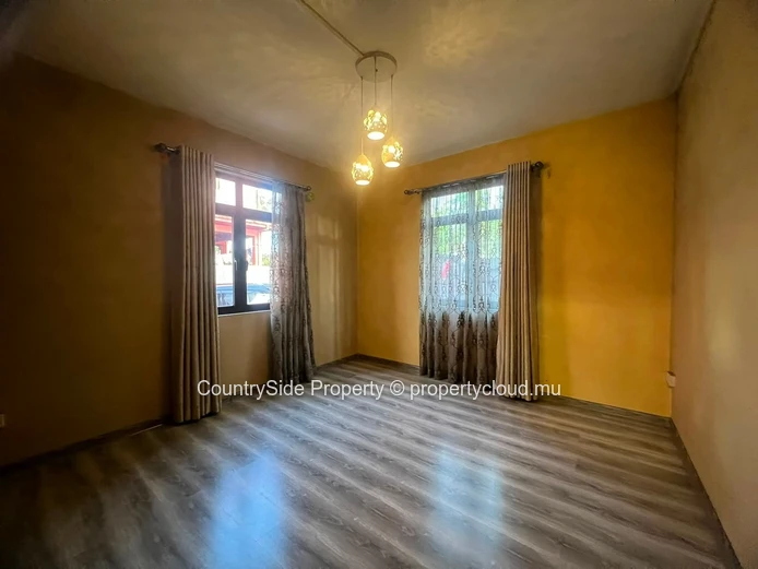 2 bedrooms house