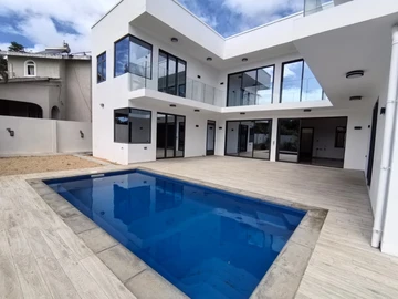 5 Bedroom Villa