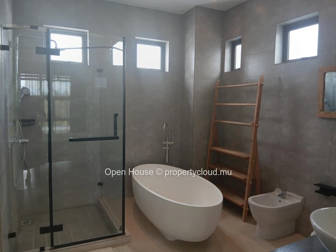 Luxurious 4-Bedroom Villa with Private Pool in Grand Baie, PDS - Fully Furnished, Prime Location - Rs 170,000