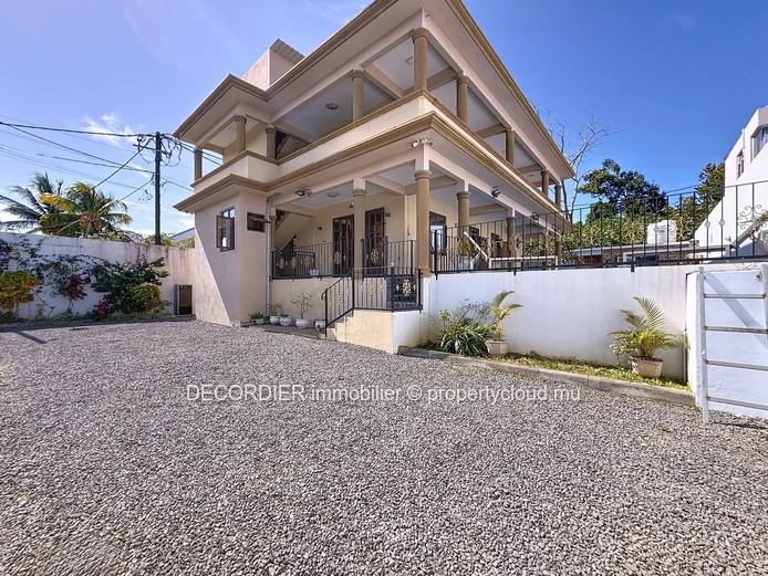 Spacious Home with Pool for Rent
