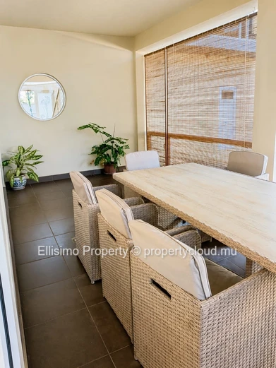 Villa de 5 chambres à Louer 