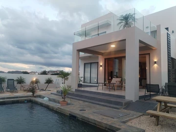 4 Bedroom Villa