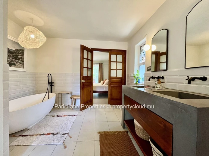 Chic Sanctuary: Tastefully Renovated, Semi-Furnished Family Home
