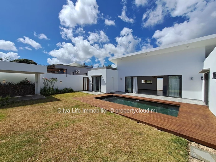 Maison à vendre à Mont Mascal, 195m², terrain 441m², 3 chambres, piscine privée. Prix: Rs.