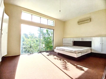 8 Bedroom House