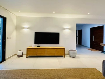 4 Bedroom Villa