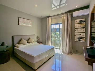5 Bedroom Villa