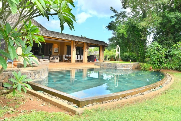 Villa de Luxe d'Exception à Tamarin | Domaine Golfique Privé & Art de Vivre Exclusif