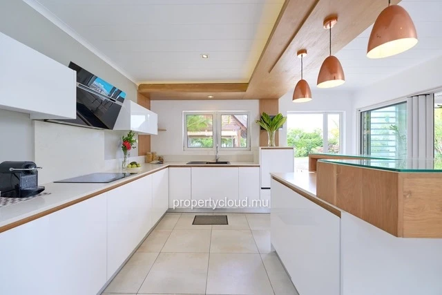 A vendre villa dans une résidence de prestige accessible aux étrangers. A deux minutes du centre de Grand Baie.