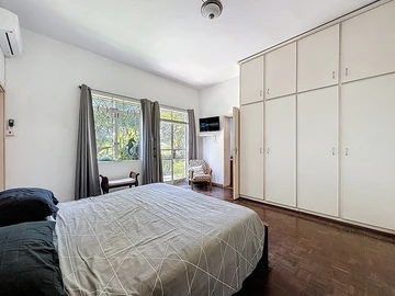 8 Bedroom House